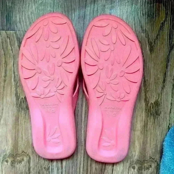 Womens ML OKABASHI flip flops. Non slip. Excellent condition.  Worn once. Pink. - Picture 3 of 3